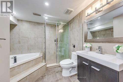 3125 Centennial Drive, Burlington, ON - Indoor Photo Showing Bathroom