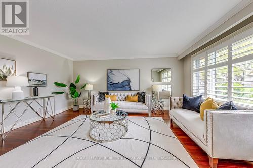3125 Centennial Drive, Burlington, ON - Indoor Photo Showing Living Room
