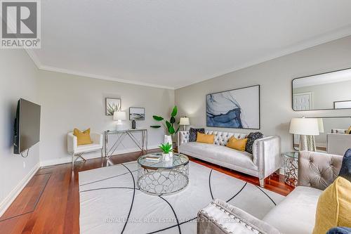 3125 Centennial Drive, Burlington, ON - Indoor Photo Showing Living Room