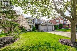 92 MORRISON CREEK CRESCENT Oakville, ON L6H 4C4
