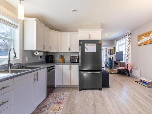 4 Kelly'S Lane, Ingonish Beach, NS 