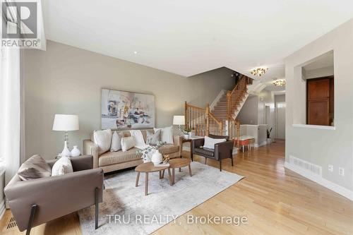 449 Celtic Ridge Crescent, Ottawa, ON - Indoor Photo Showing Living Room
