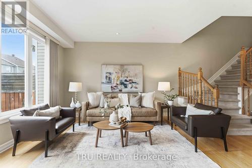 449 Celtic Ridge Crescent, Ottawa, ON - Indoor Photo Showing Living Room
