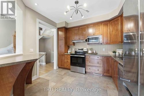 449 Celtic Ridge Crescent, Ottawa, ON - Indoor Photo Showing Kitchen