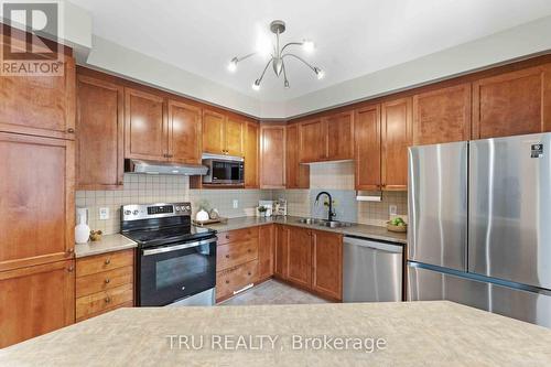 449 Celtic Ridge Crescent, Ottawa, ON - Indoor Photo Showing Kitchen With Double Sink