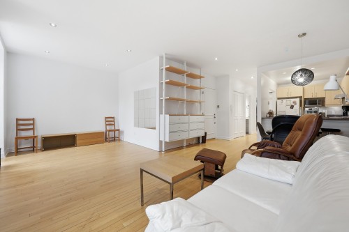 Living Room - 2-554 Rue Milton, Montréal (Le Plateau-Mont-Royal), QC - Indoor Photo Showing Living Room