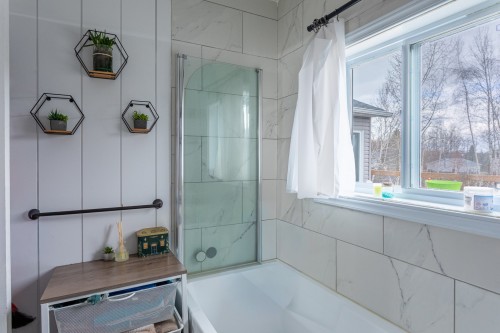 Salle de bains - 270 Ch. Des Bouleaux, Shawinigan, QC - Indoor Photo Showing Bathroom