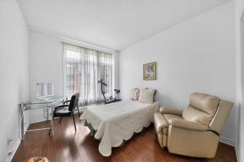 Chambre à coucher - 305-2435 Rue Des Nations, Montréal (Saint-Laurent), QC - Indoor Photo Showing Bedroom