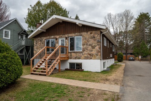 Façade - 37  - 37B Av. St-Denis, Saint-Sauveur, QC - Outdoor