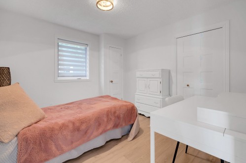 Chambre à coucher - 37  - 37B Av. St-Denis, Saint-Sauveur, QC - Indoor Photo Showing Bedroom