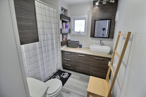 Bathroom - 280 Av. Douay, Amos, QC - Indoor Photo Showing Bathroom