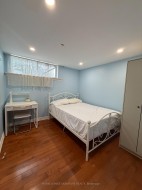 169 Mcgill Street  Mississauga, ON L5A 1V1