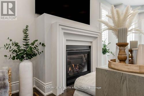 20 Westminster Circle, Barrie, ON - Indoor With Fireplace