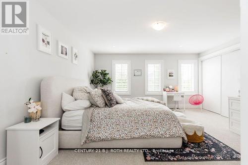 20 Westminster Circle, Barrie, ON - Indoor Photo Showing Bedroom