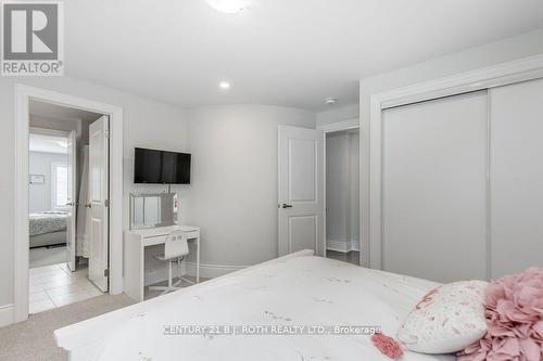 20 Westminster Circle, Barrie, ON - Indoor Photo Showing Bedroom