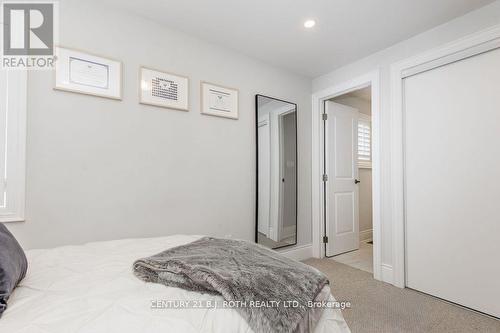 20 Westminster Circle, Barrie, ON - Indoor Photo Showing Bedroom