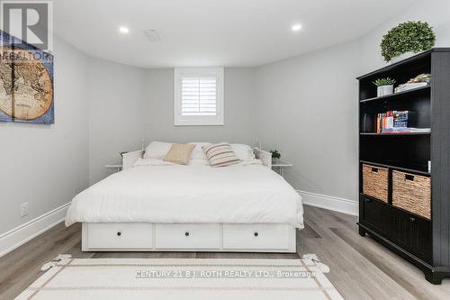 20 Westminster Circle, Barrie, ON - Indoor Photo Showing Bedroom