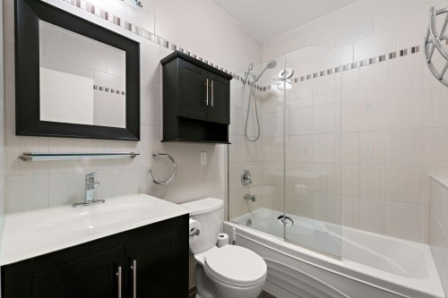 Salle de bains - 926 Rue Marlatt, Montréal (Saint-Laurent), QC - Indoor Photo Showing Bathroom