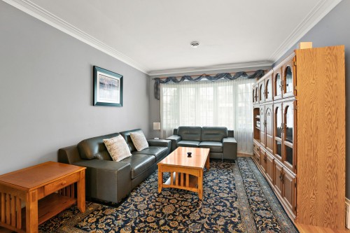 Salon - 926 Rue Marlatt, Montréal (Saint-Laurent), QC - Indoor Photo Showing Other Room