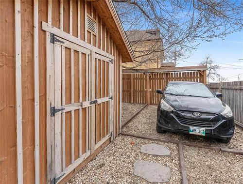 218 Austin St, Winnipeg, MB 