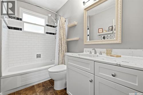 234 Broadway Avenue, Regina, SK - Indoor Photo Showing Bathroom
