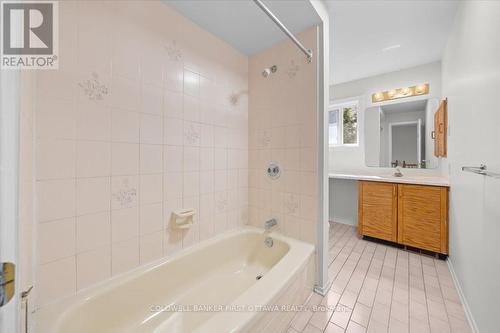 1841 Thistleleaf Crescent, Ottawa, ON - Indoor Photo Showing Bathroom