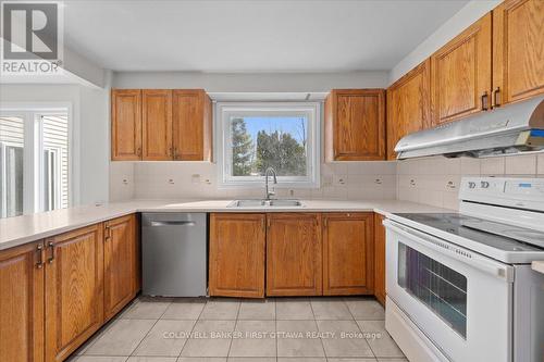 1841 Thistleleaf Crescent, Ottawa, ON - Indoor Photo Showing Kitchen With Double Sink
