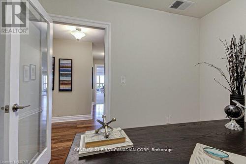 709 - 505 Talbot Street, London East (East F), ON - Indoor Photo Showing Other Room