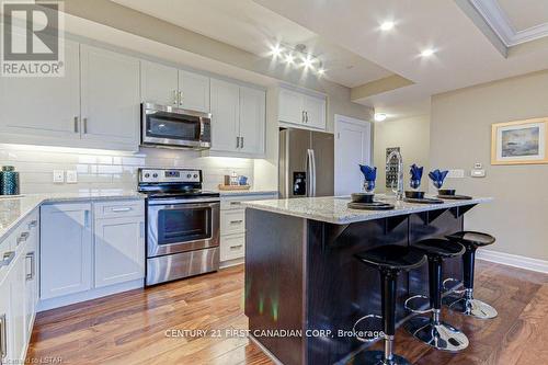 709 - 505 Talbot Street, London East (East F), ON - Indoor Photo Showing Kitchen With Upgraded Kitchen