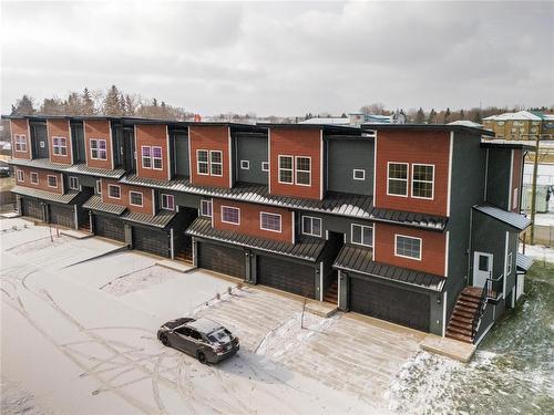 4 Woodridge Way  Brandon, MB R7A 7X8