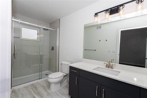 8 Woodridge Way, Brandon, MB 
