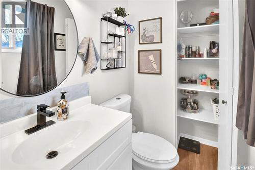 1622 Bradwell Avenue, Saskatoon, SK - Indoor Photo Showing Bathroom