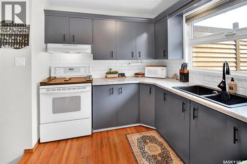 1622 Bradwell Avenue, Saskatoon, SK - Indoor Photo Showing Kitchen With Double Sink
