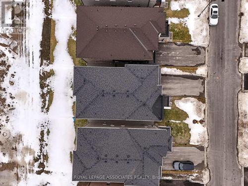 2215 Beckman Crescent, Oshawa, ON 
