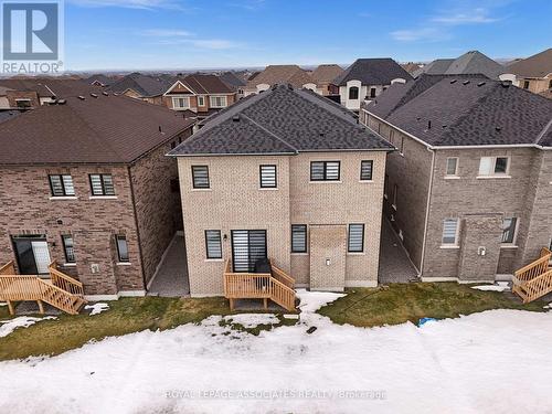 2215 Beckman Crescent, Oshawa, ON 