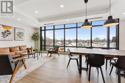 LOUNGE - 