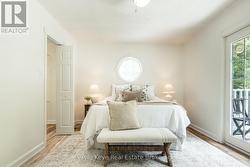 Primary Bedroom w/ Ensuite - 