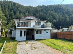 537 Maquinna Dr NORTHTahsis, BC V0P 1X0