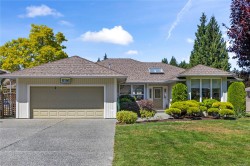 696 Redwood Dr Qualicum Beach, BC V9K 2J2