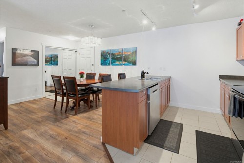 #205-2823 Jacklin Rd, Langford, BC 