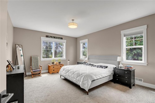 6430 Lakes Rd, Duncan, BC 