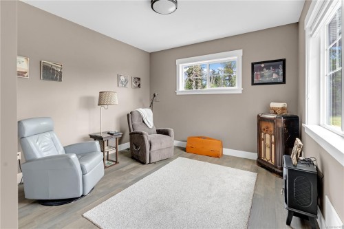 6430 Lakes Rd, Duncan, BC 