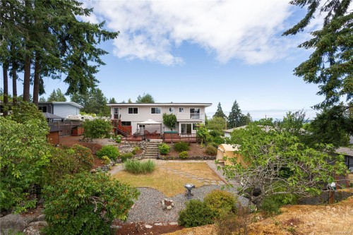 1692 Centennary Dr, Nanaimo, BC 