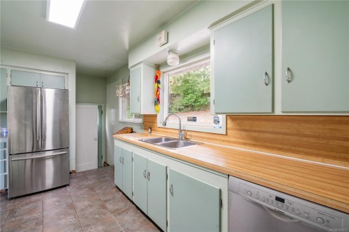 4511 Pachena Pl, Saanich, BC 