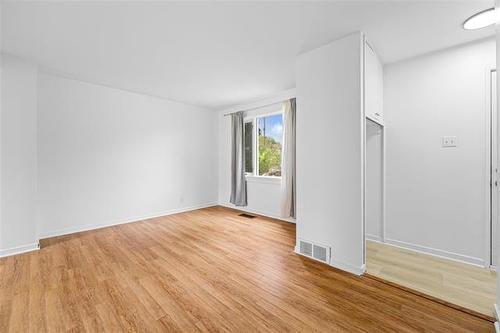 44 Beaumont Bay, Winnipeg, MB 