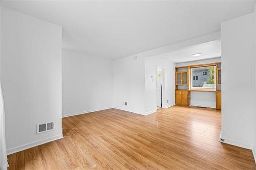 44 Beaumont Bay, Winnipeg, MB 