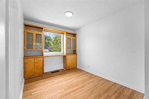 44 Beaumont Bay, Winnipeg, MB 