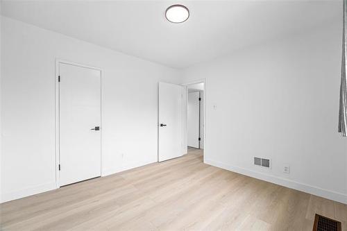44 Beaumont Bay, Winnipeg, MB 