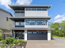 233 Transom Drive  Halifax, NS B3M 0L7