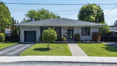 172 Rue St-Charles  Salaberry-De-Valleyfield, QC J6S 4A4